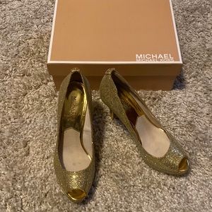 Beautiful Gold MK Heels